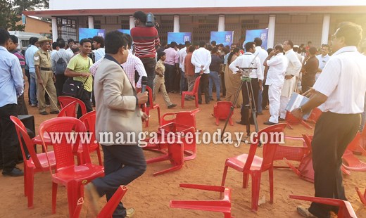 Suvarna News Mega Fight in Mangalore